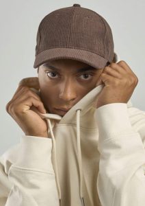 casquette-en-velours-logotee